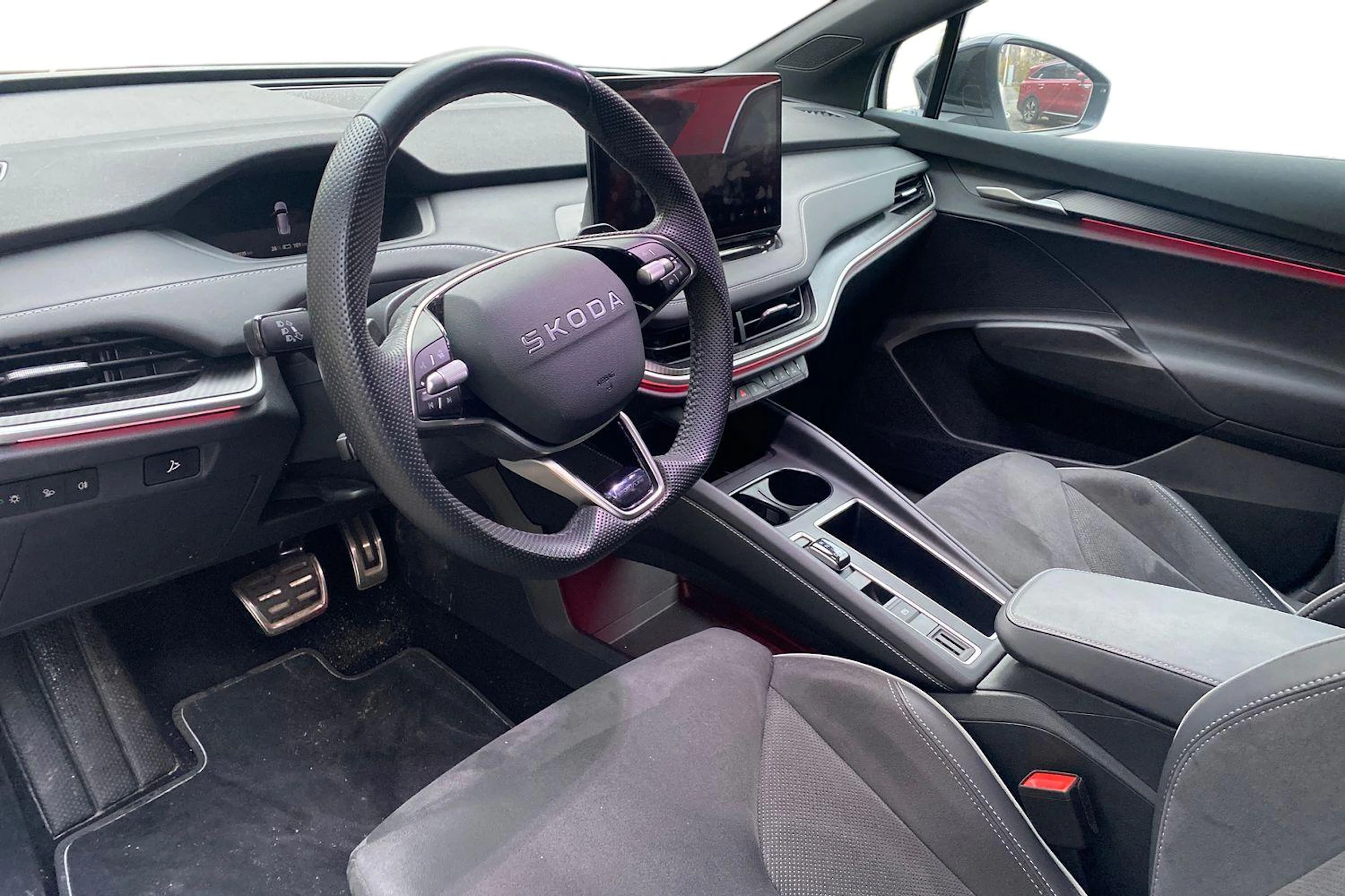 valkoinen Skoda Elroq 2025 kuva 3.