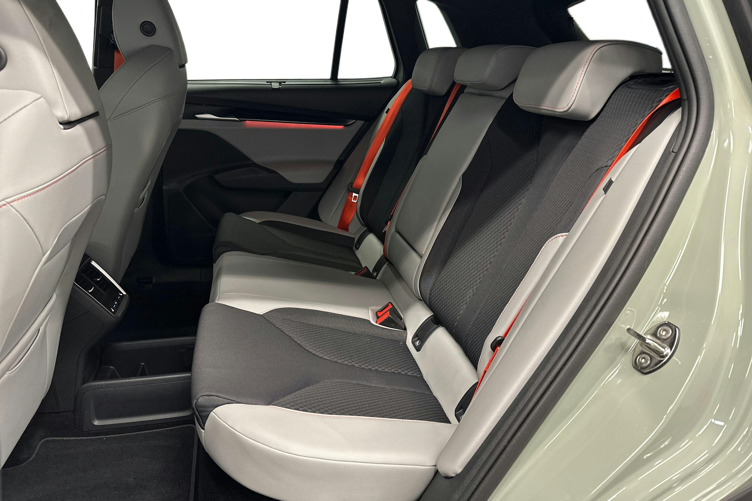 vihreä Skoda Elroq 2025 kuva 10.