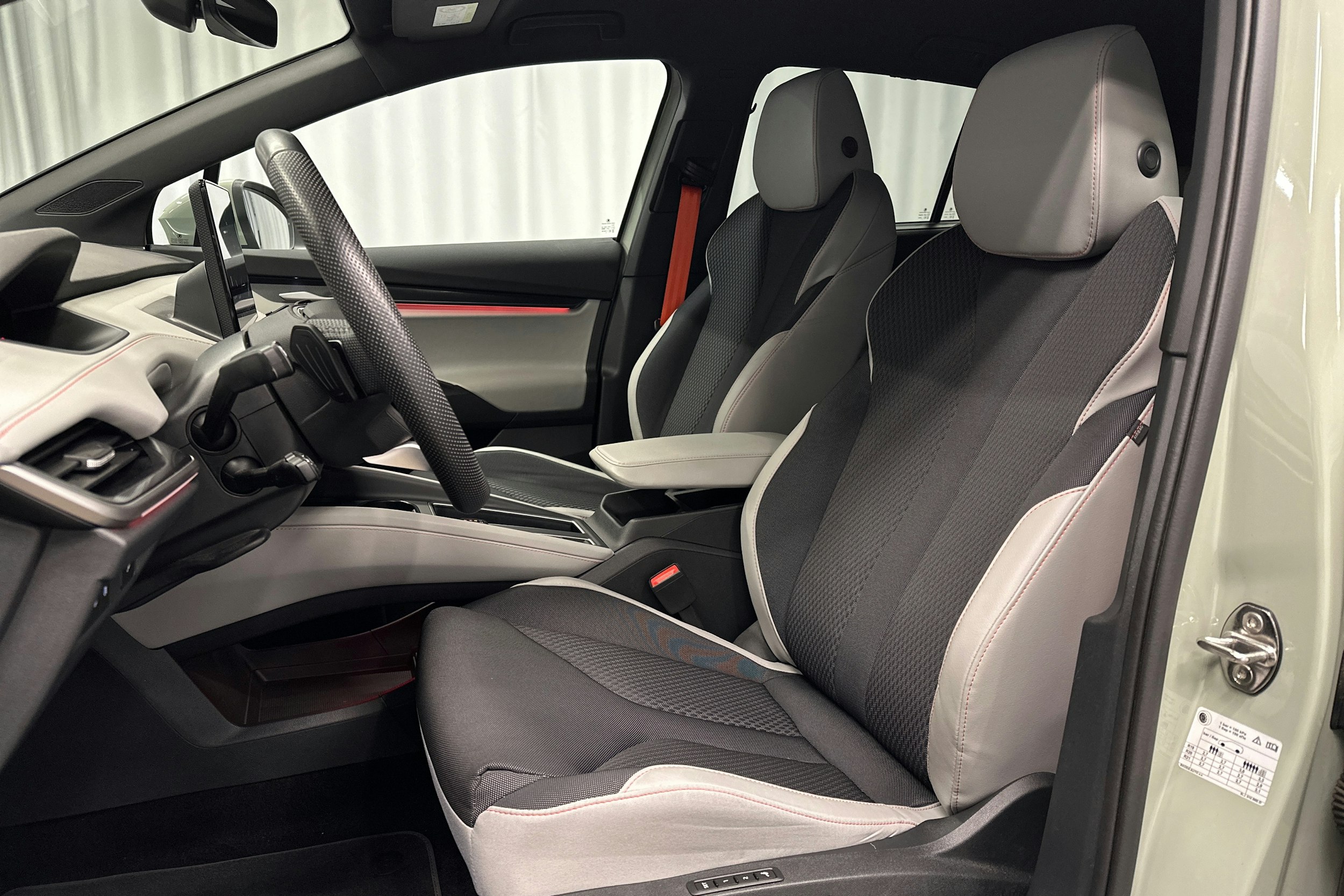 vihreä Skoda Elroq 2025 kuva 16.