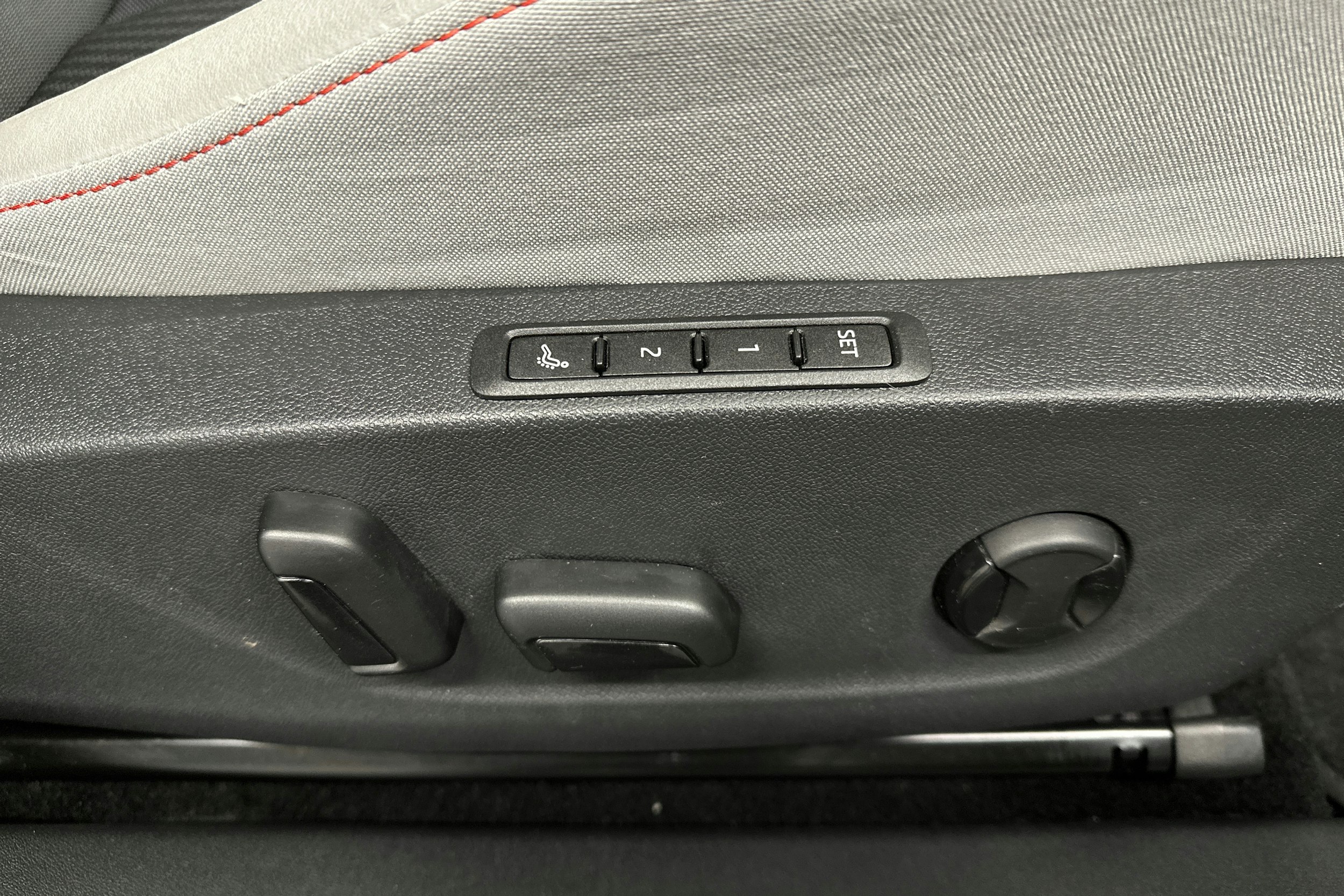 vihreä Skoda Elroq 2025 kuva 18.