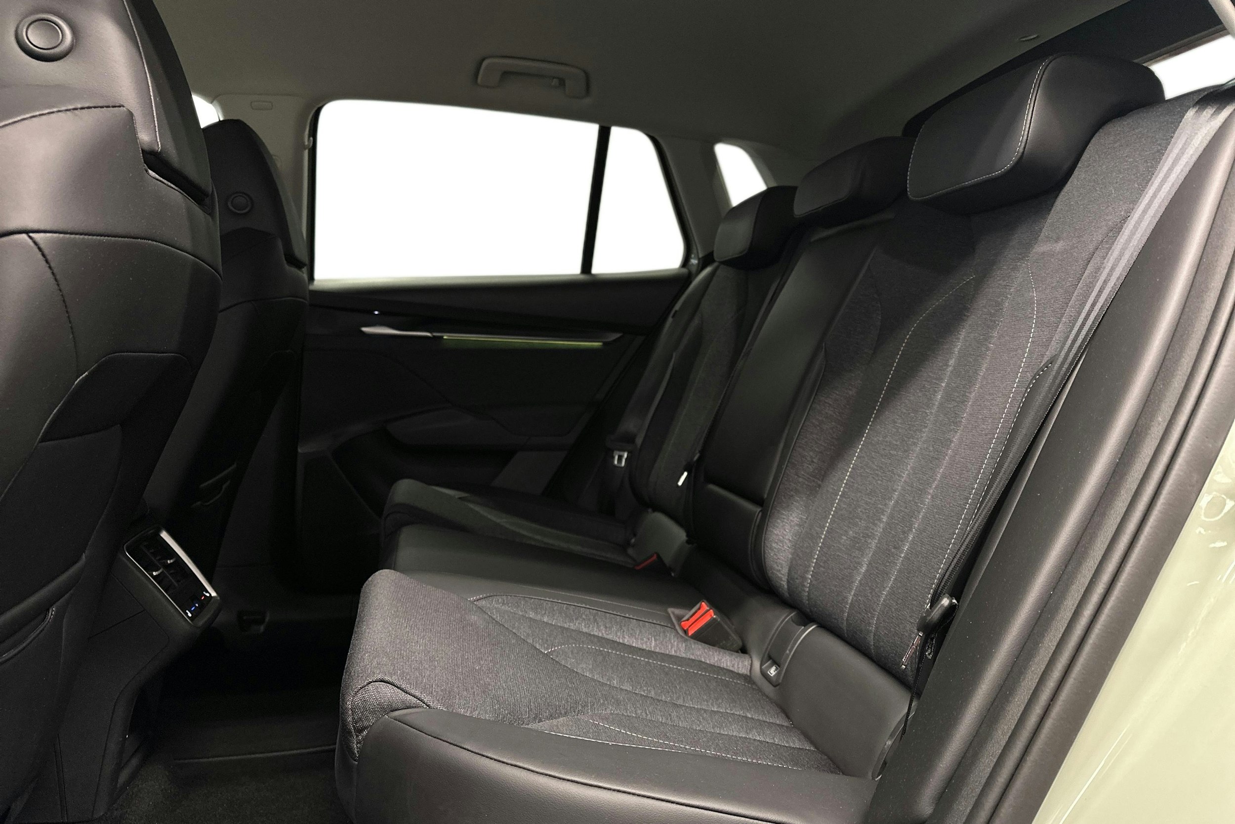 vihreä Skoda Elroq 2025 kuva 10.