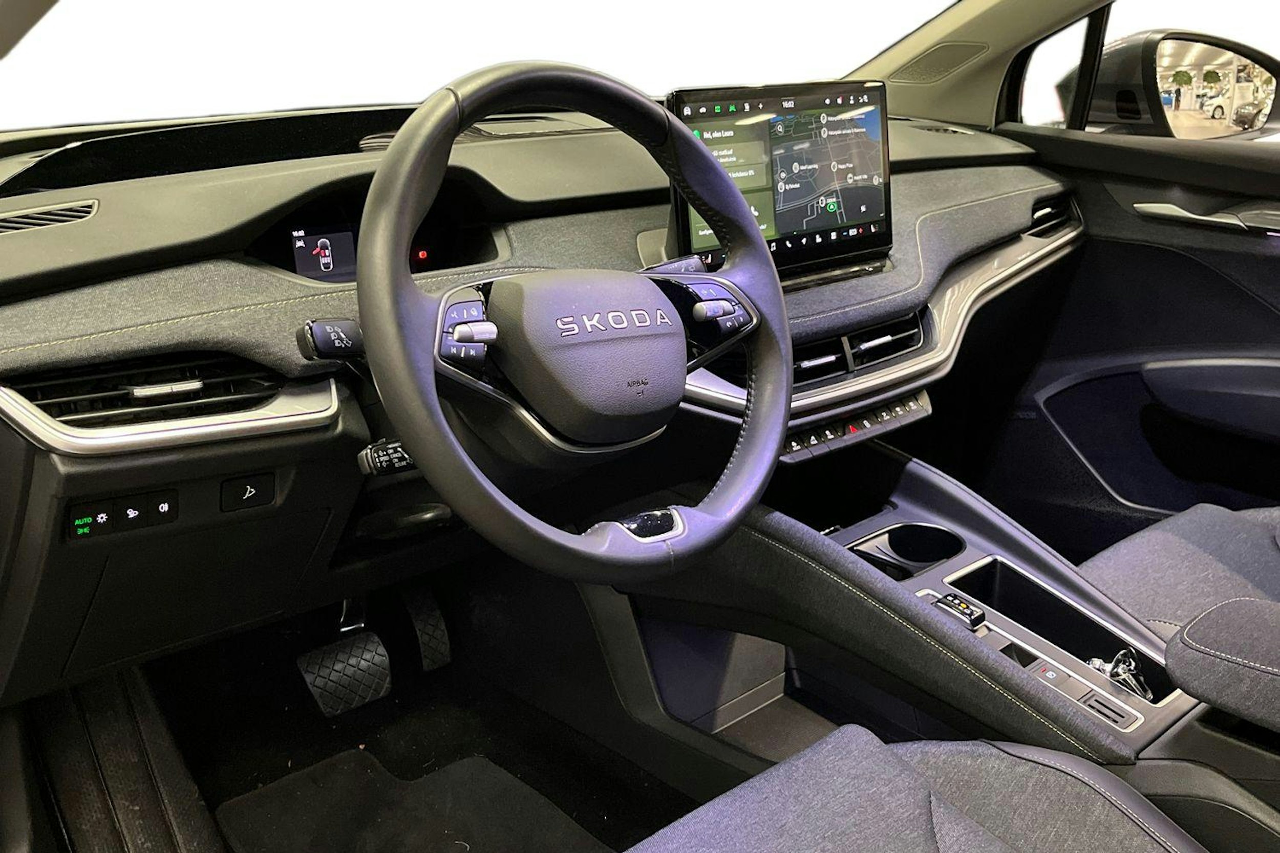 harmaa Skoda Elroq 2025 kuva 3.