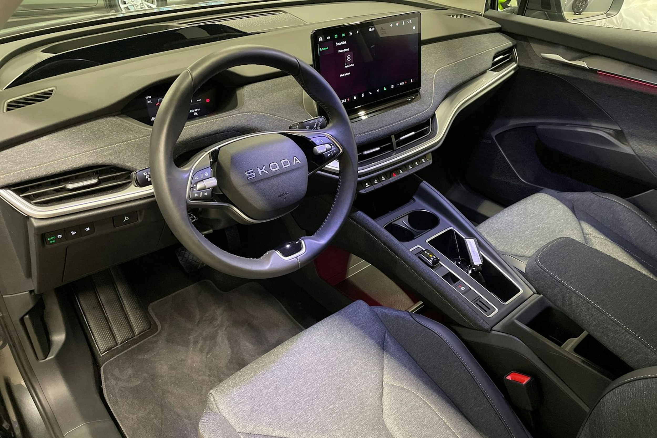 harmaa Skoda Elroq 2025 kuva 6.