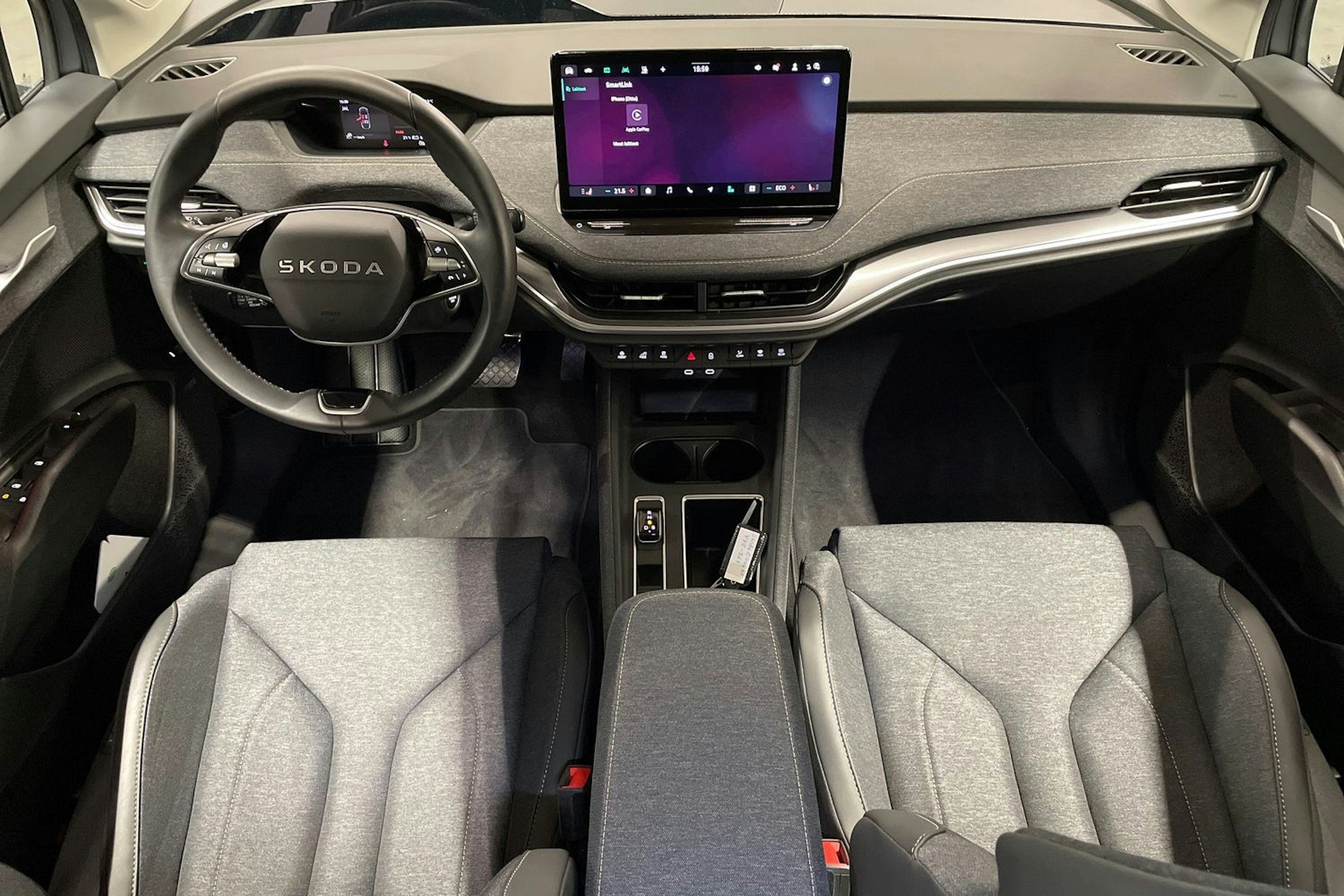 harmaa Skoda Elroq 2025 kuva 7.