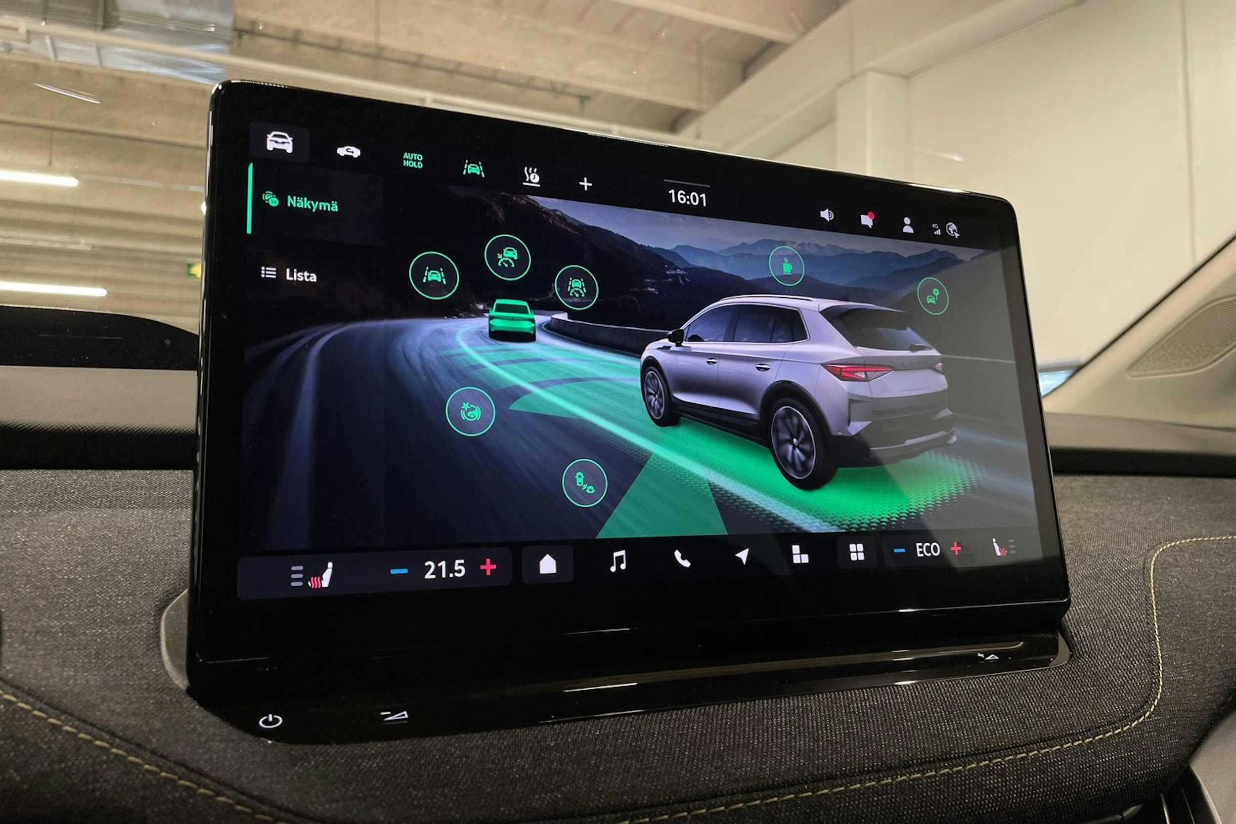 harmaa Skoda Elroq 2025 kuva 18.
