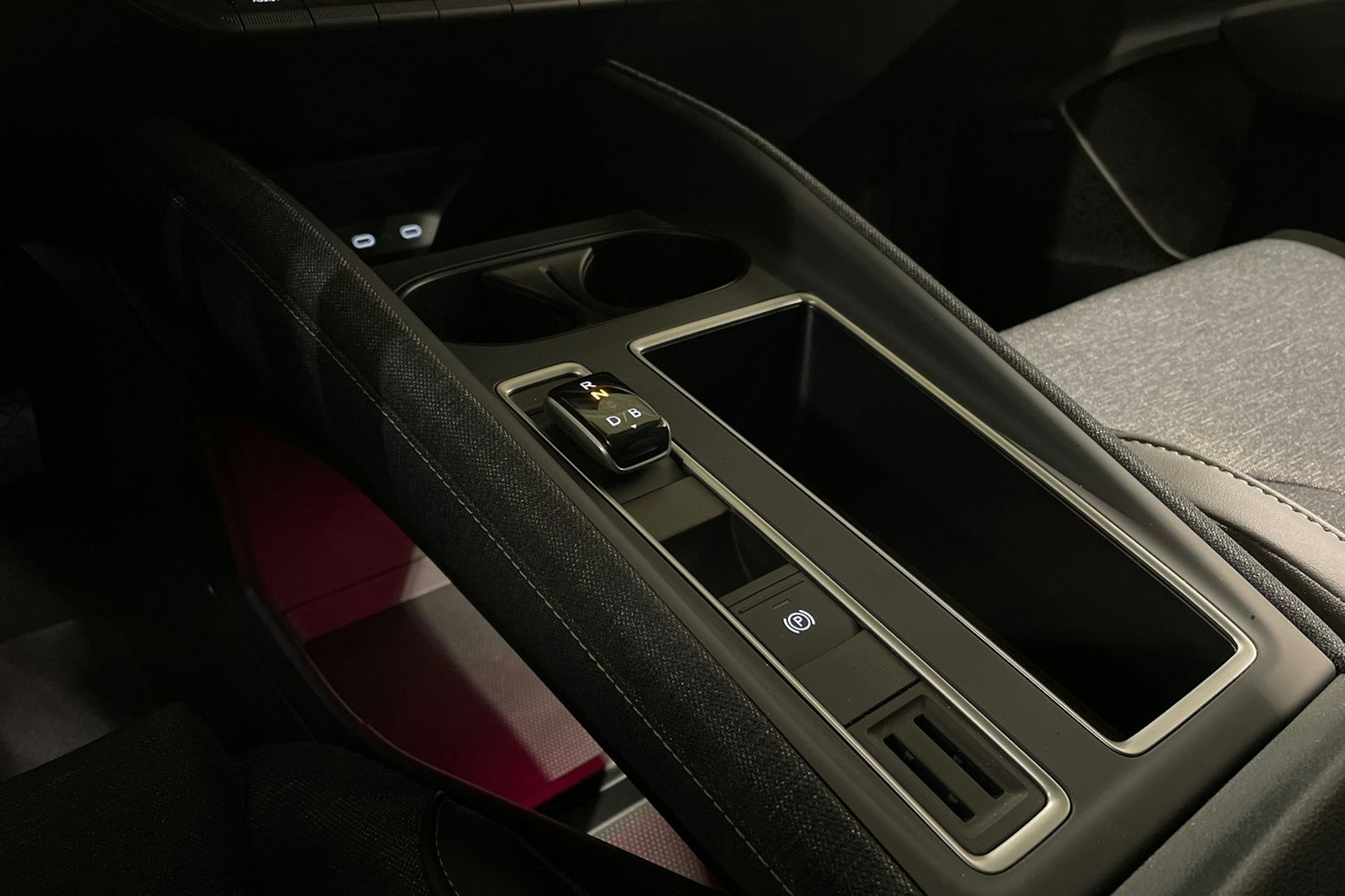 harmaa Skoda Elroq 2025 kuva 22.