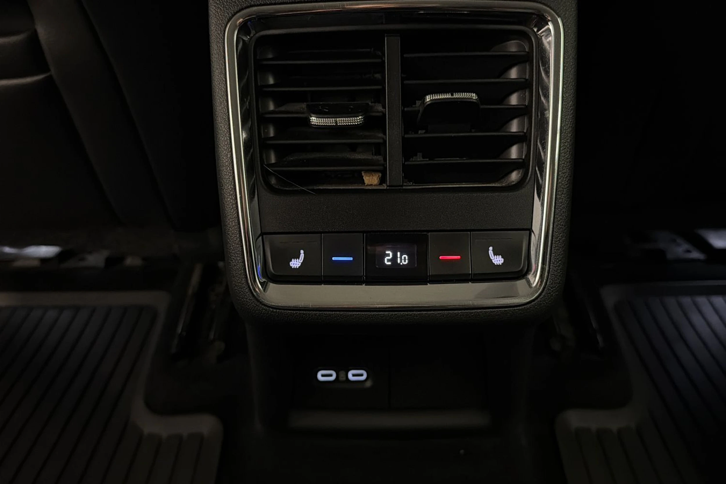 sininen Skoda Enyaq 2021 kuva 16.