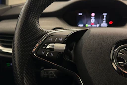 sininen Skoda Enyaq 2021 kuva 21.