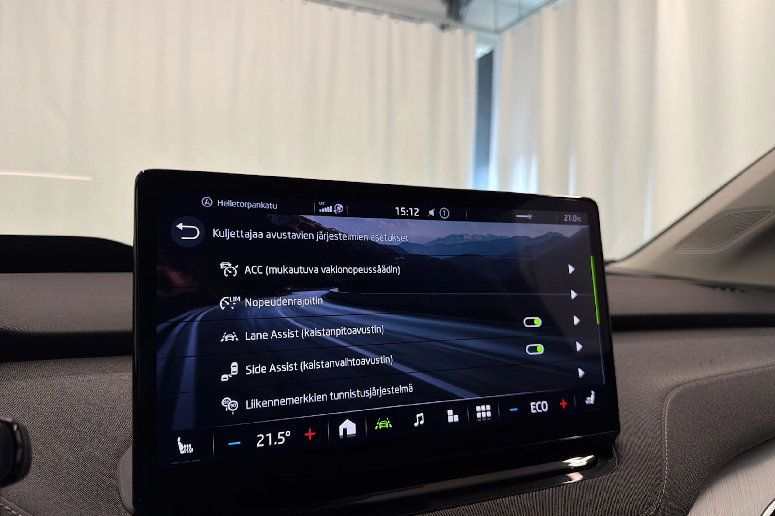 sininen Skoda Enyaq 2021 kuva 28.