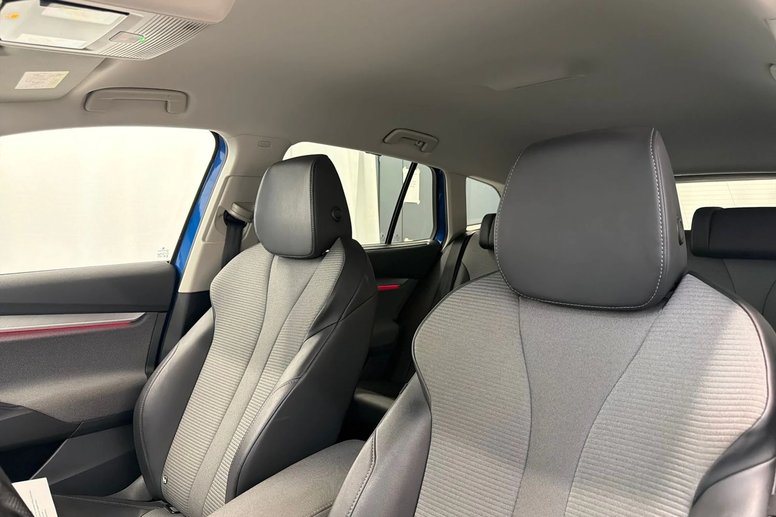 sininen Skoda Enyaq 2021 kuva 33.