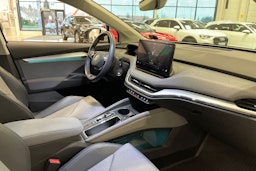 valkoinen Skoda Enyaq 2021 kuva 15.