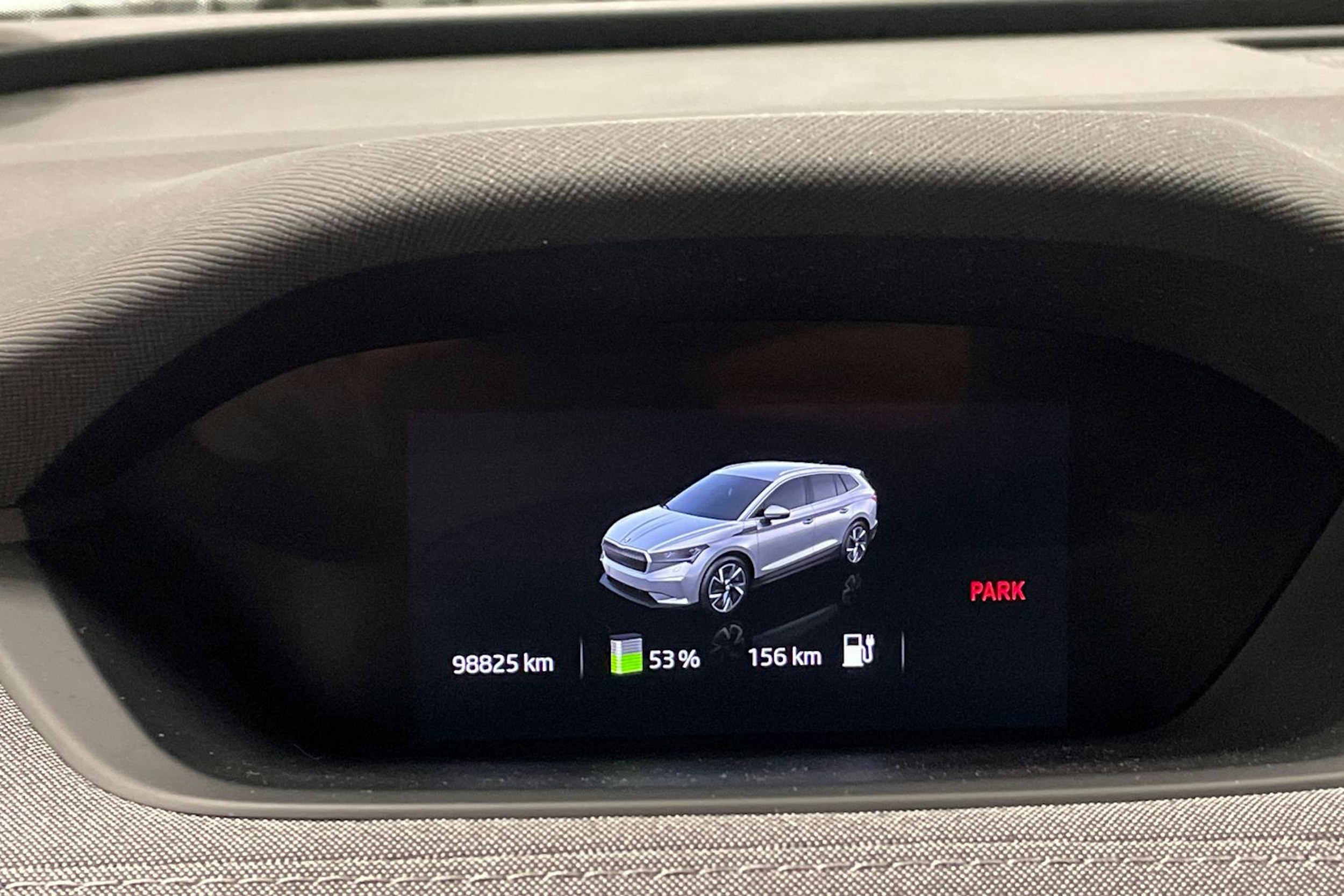 valkoinen Skoda Enyaq 2021 kuva 20.