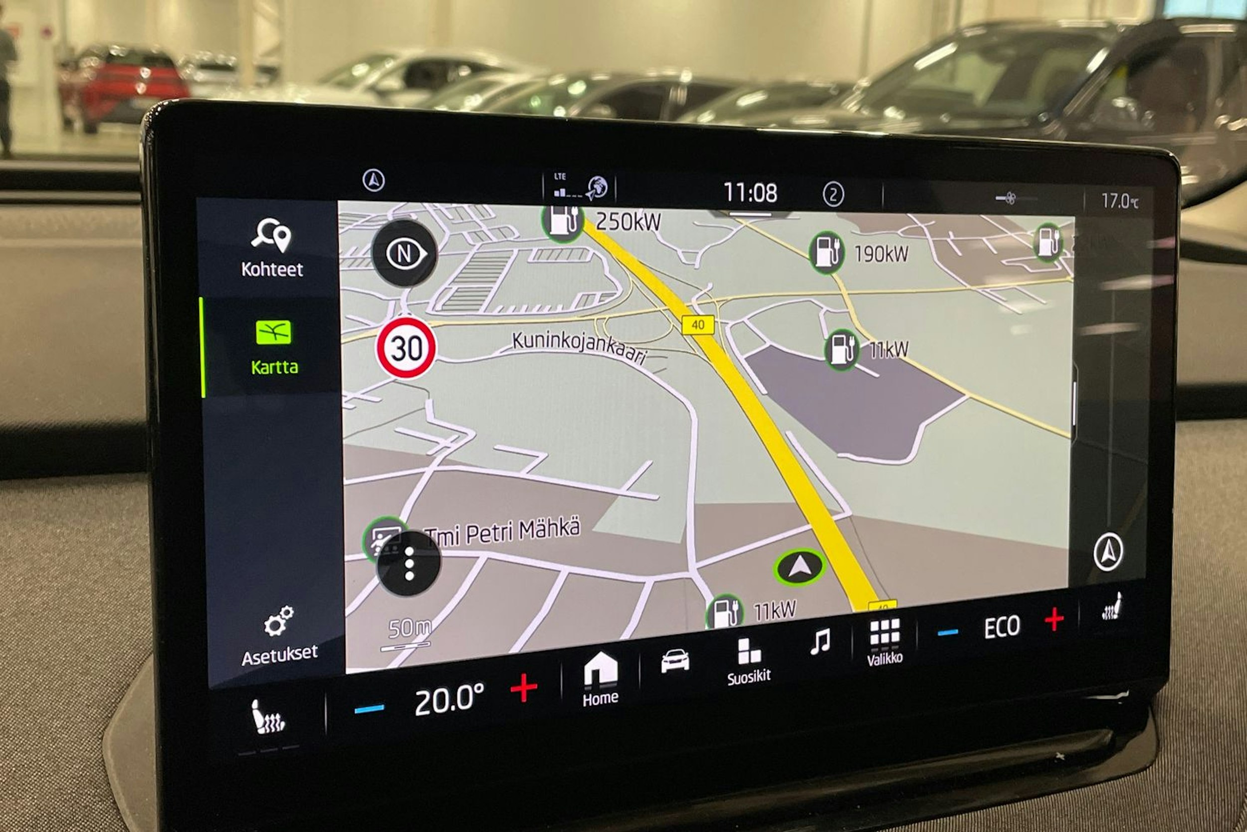 valkoinen Skoda Enyaq 2021 kuva 29.