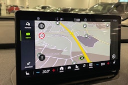 valkoinen Skoda Enyaq 2021 kuva 29.