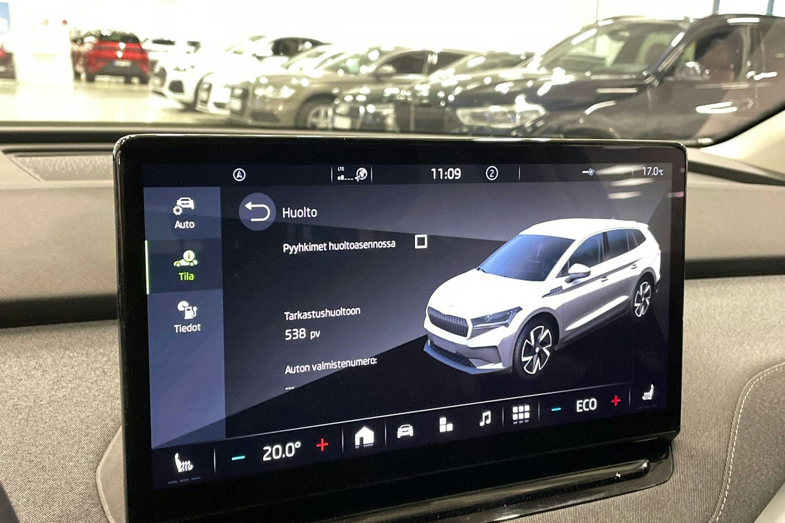 valkoinen Skoda Enyaq 2021 kuva 30.