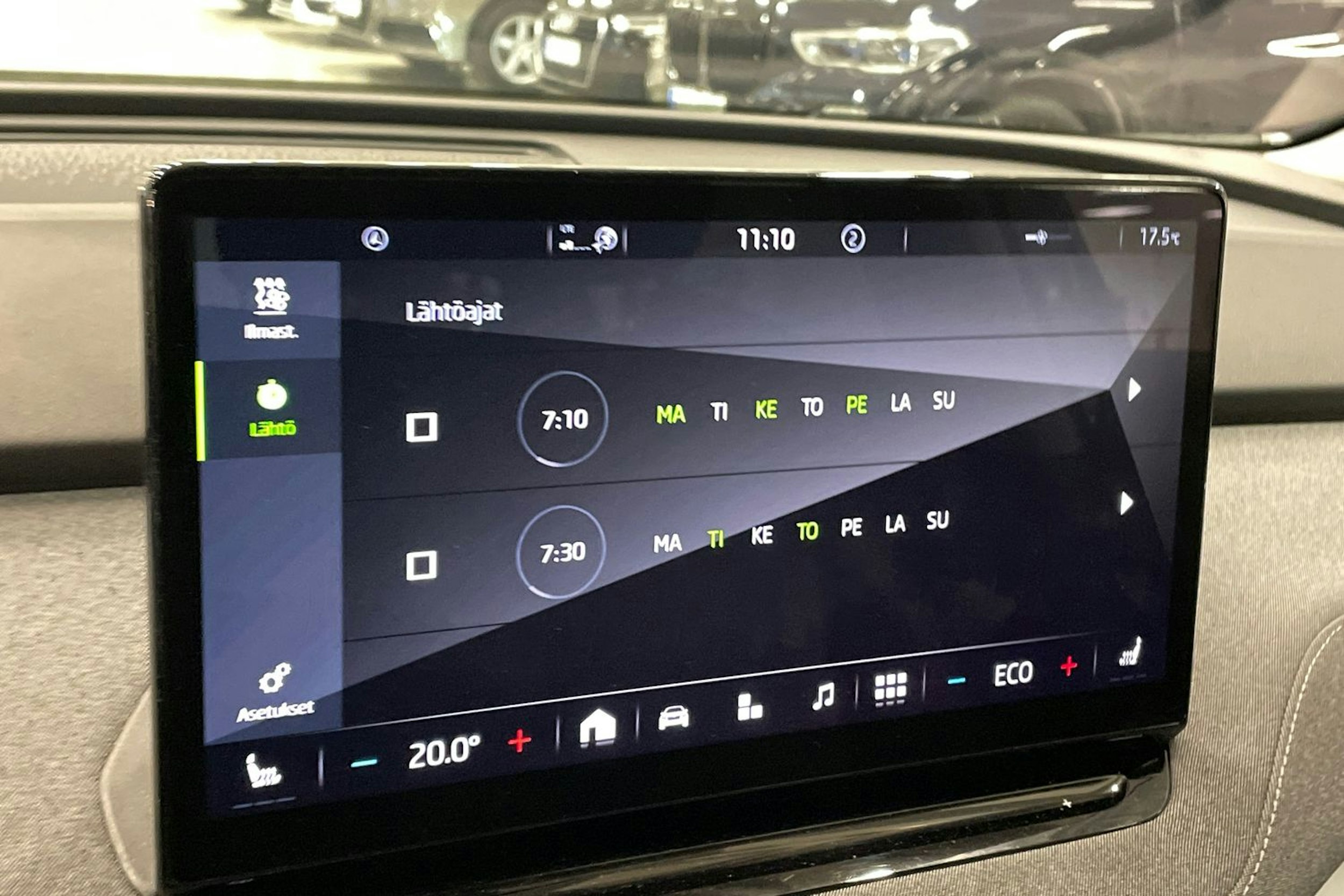 valkoinen Skoda Enyaq 2021 kuva 35.