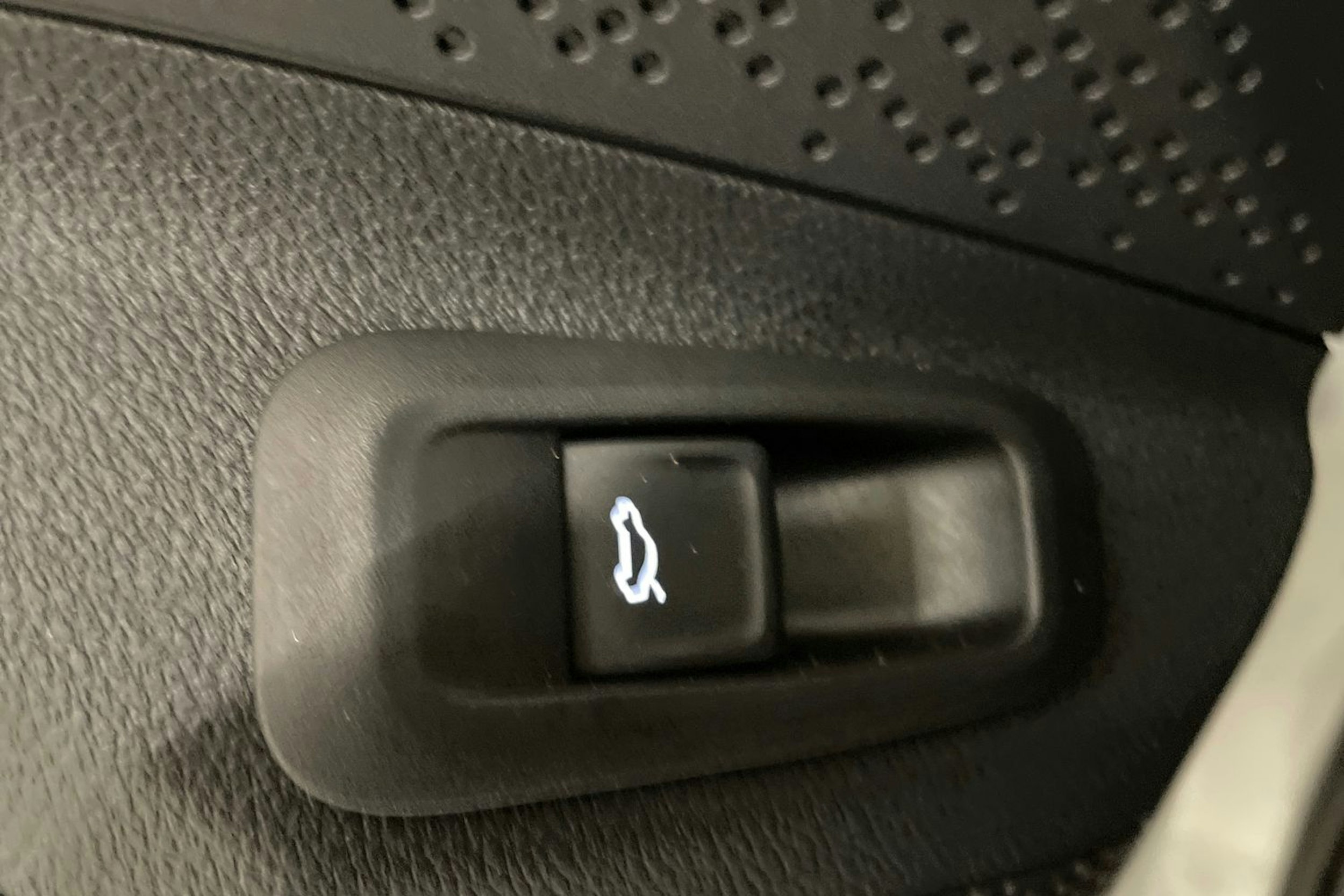 valkoinen Skoda Enyaq 2021 kuva 42.