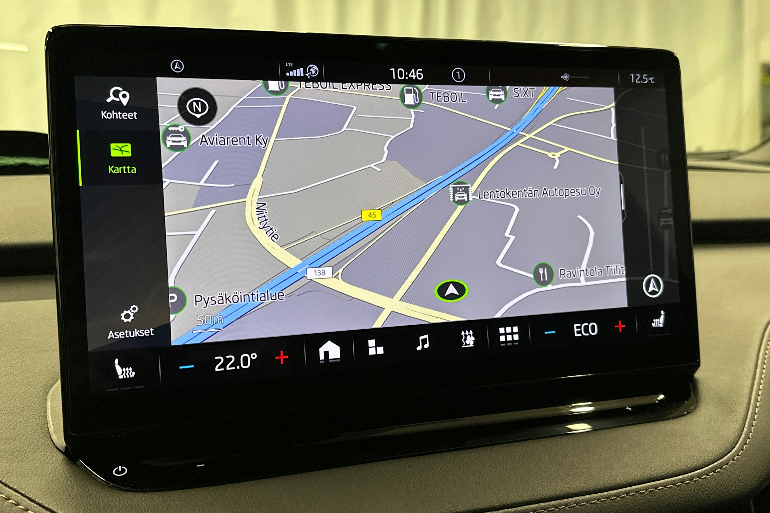 musta Skoda Enyaq 2022 kuva 28.