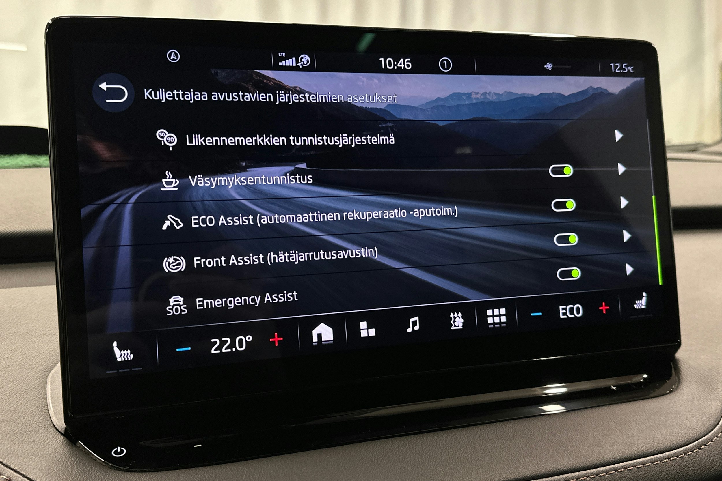 musta Skoda Enyaq 2022 kuva 30.