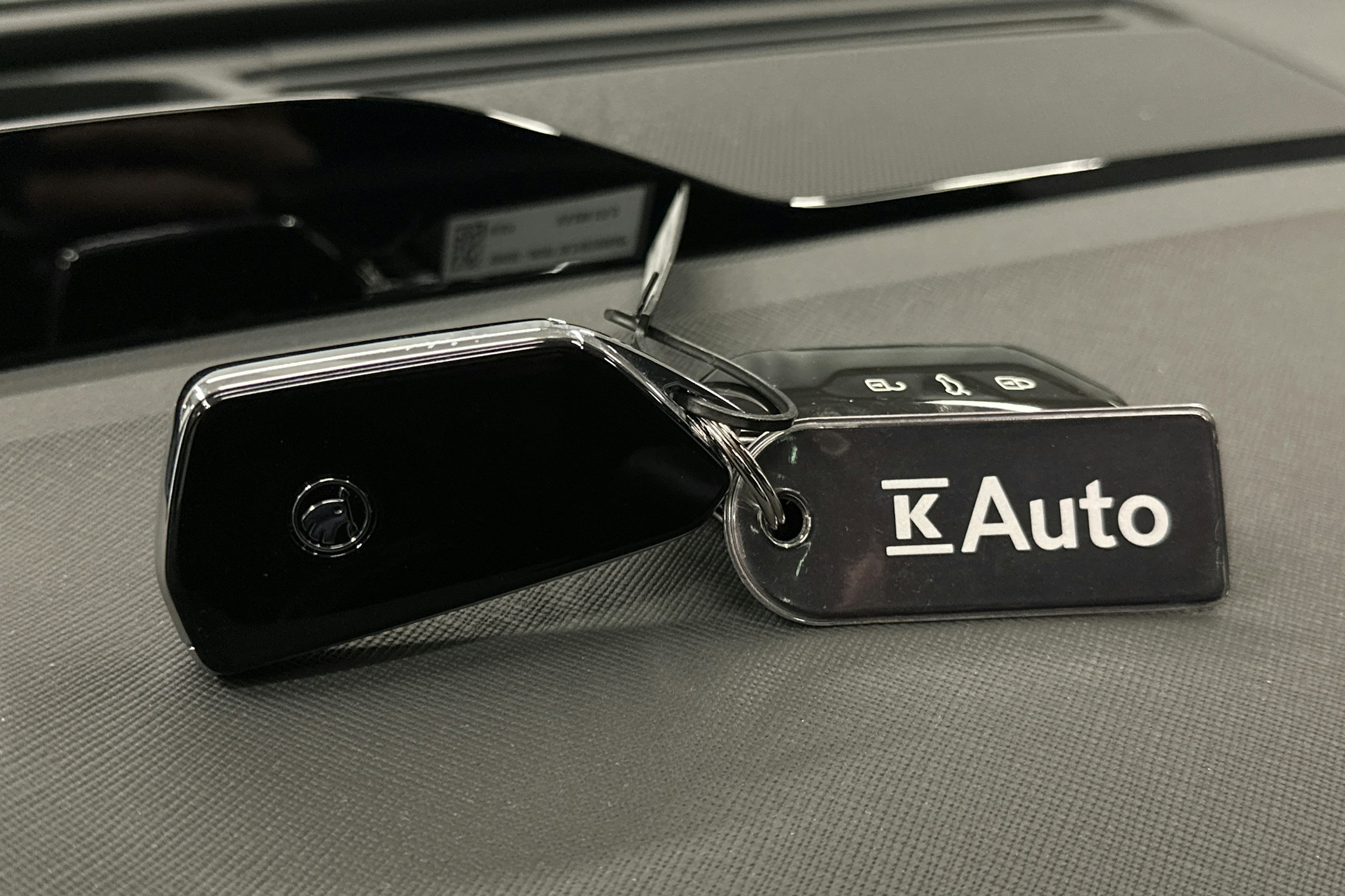 musta Skoda Enyaq 2022 kuva 38.