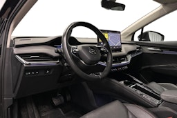 musta Skoda Enyaq 2021 kuva 7.