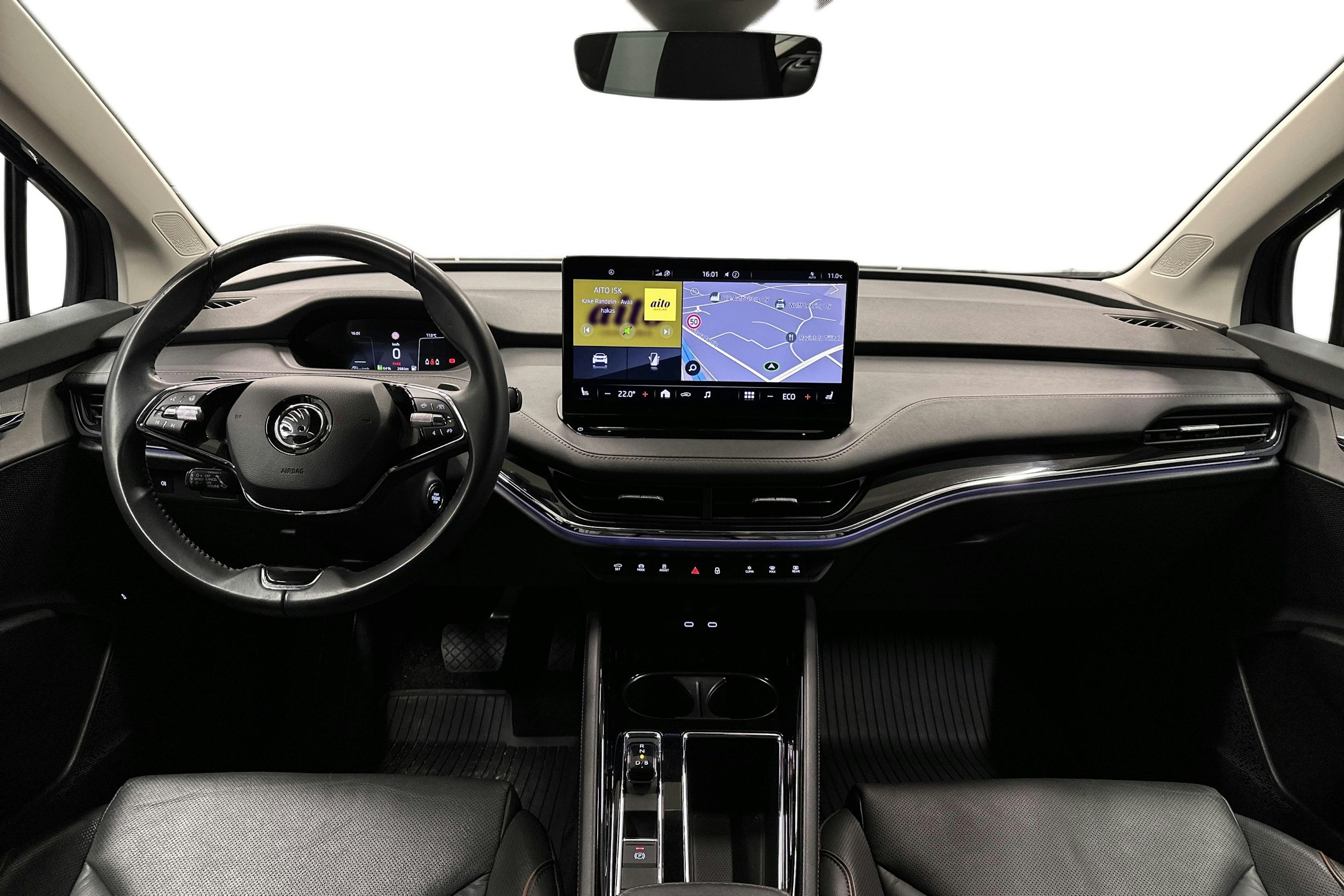 musta Skoda Enyaq 2021 kuva 9.