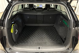 musta Skoda Enyaq 2021 kuva 14.