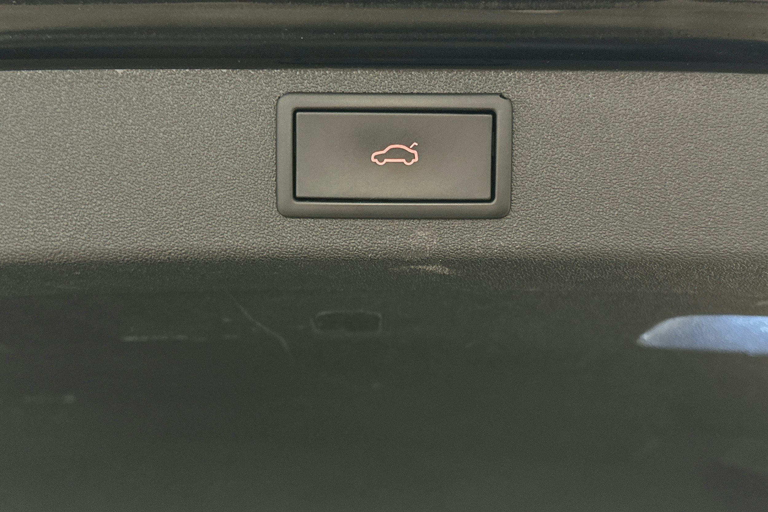 musta Skoda Enyaq 2021 kuva 15.