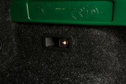 musta Skoda Enyaq 2021 kuva 16.