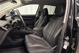 musta Skoda Enyaq 2021 kuva 17.