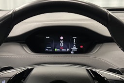 musta Skoda Enyaq 2021 kuva 22.