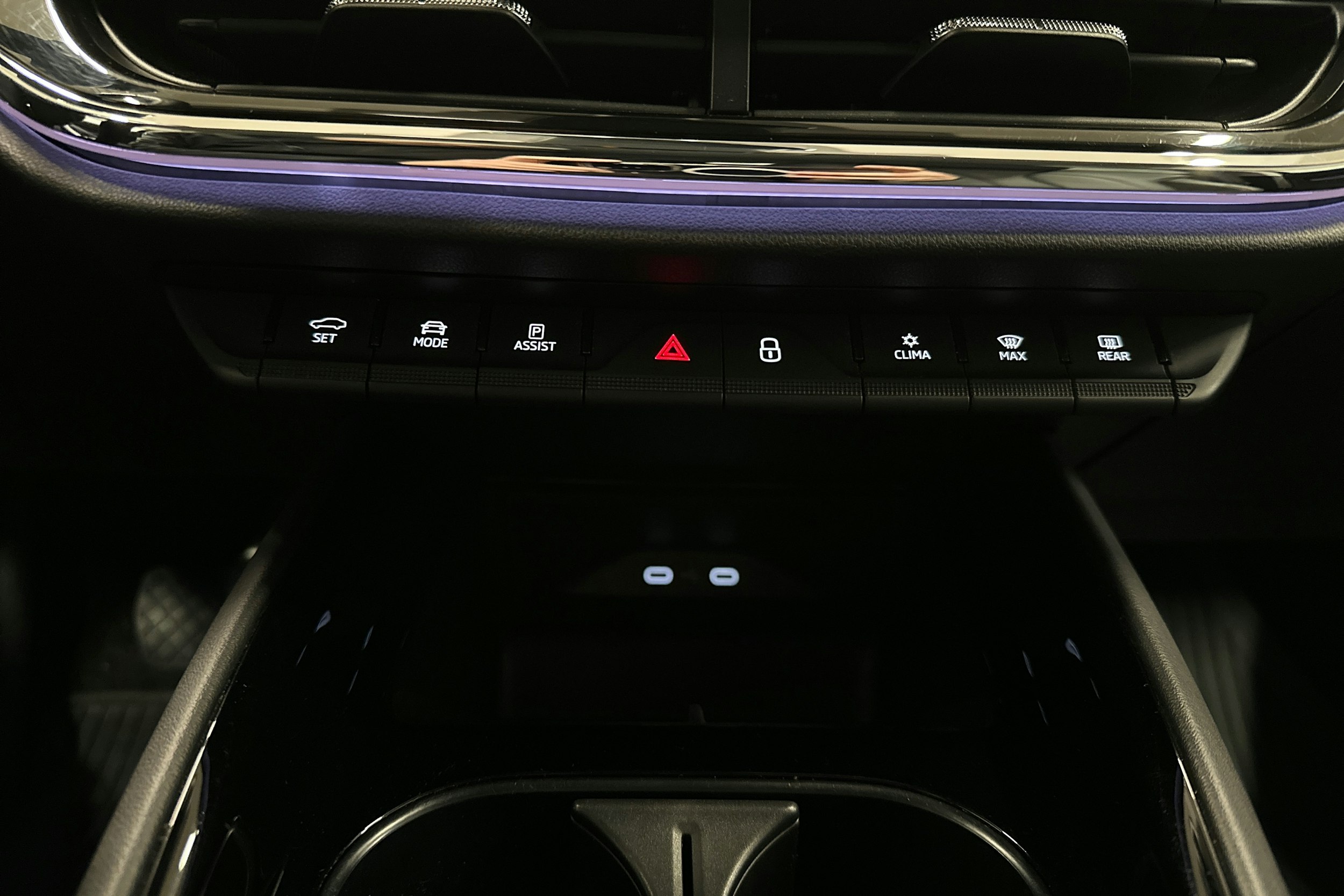 musta Skoda Enyaq 2021 kuva 25.