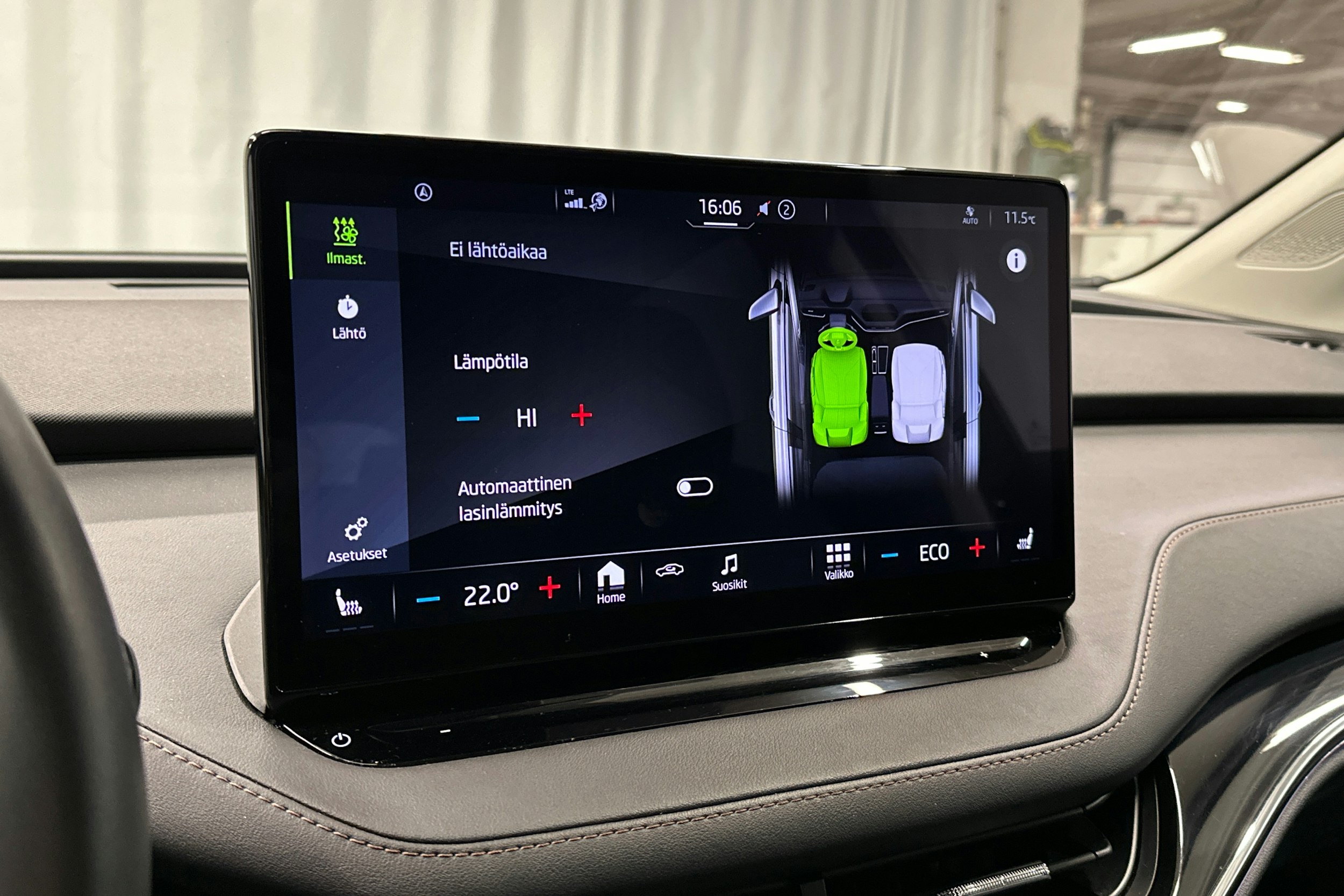 musta Skoda Enyaq 2021 kuva 29.