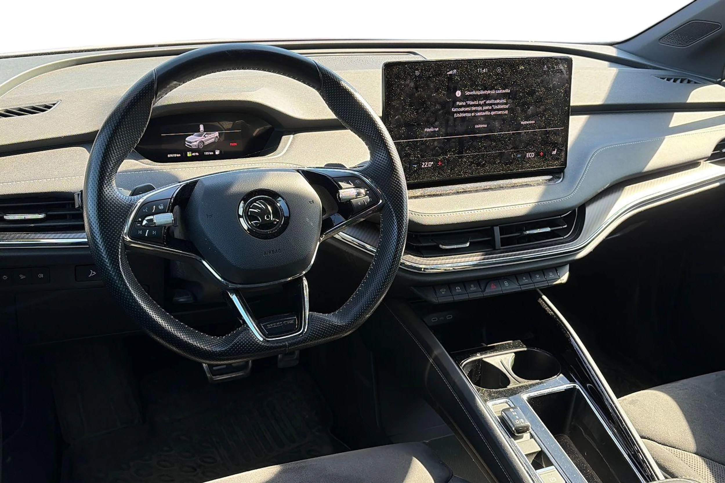 Harmaa Skoda Enyaq 2021 kuva 3.