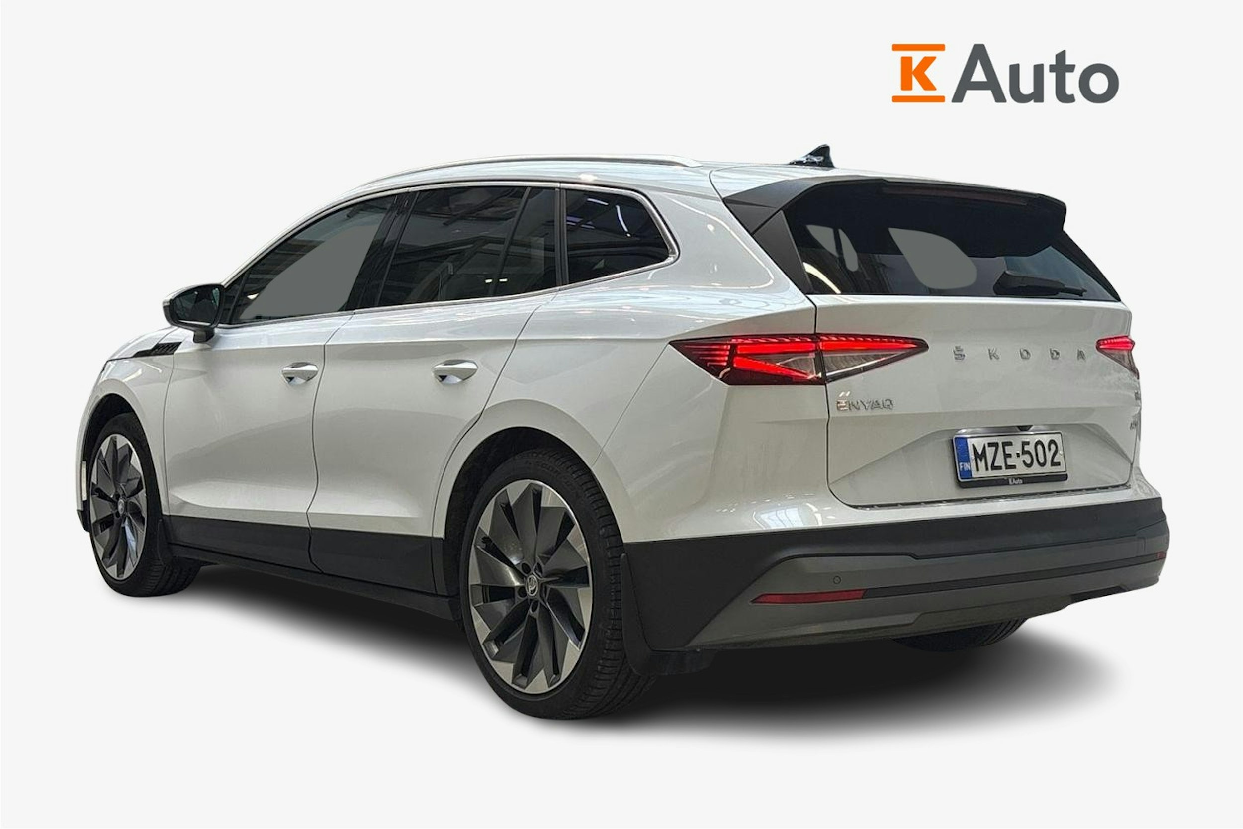 met. valkoinen Skoda Enyaq 2021 kuva 2.