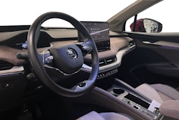 Punainen Skoda Enyaq 2021 kuva 7.