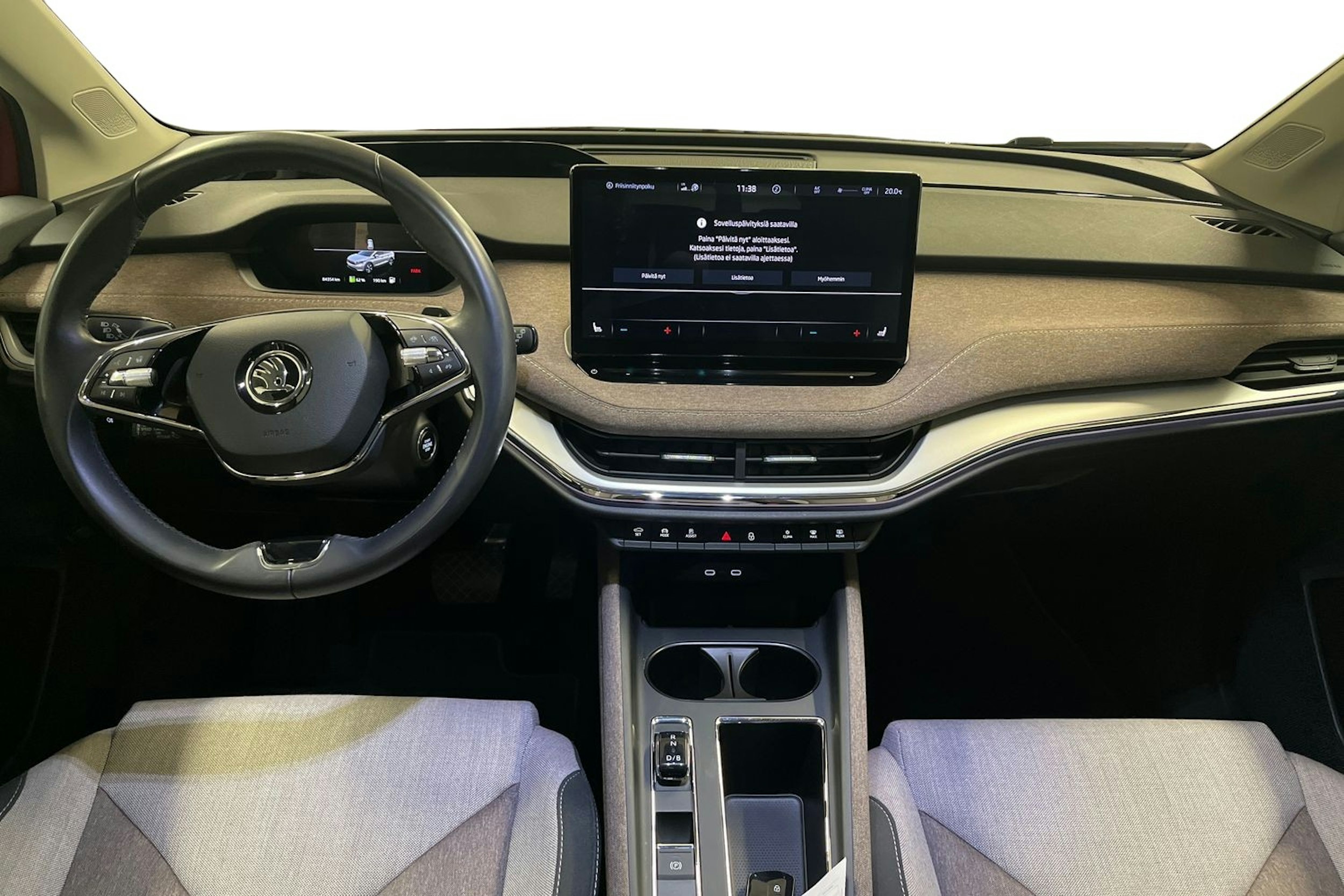 Punainen Skoda Enyaq 2021 kuva 9.