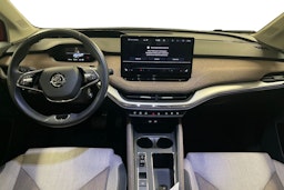 Punainen Skoda Enyaq 2021 kuva 9.