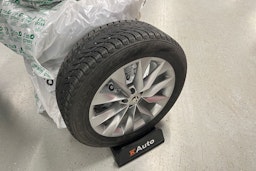 Punainen Skoda Enyaq 2021 kuva 13.