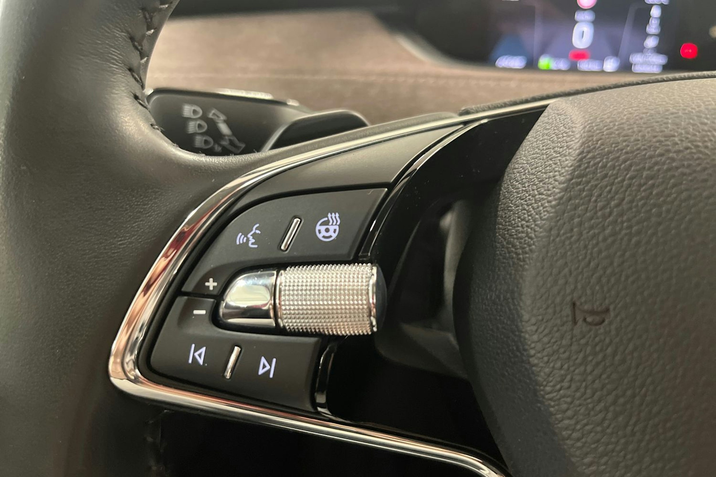 Punainen Skoda Enyaq 2021 kuva 18.