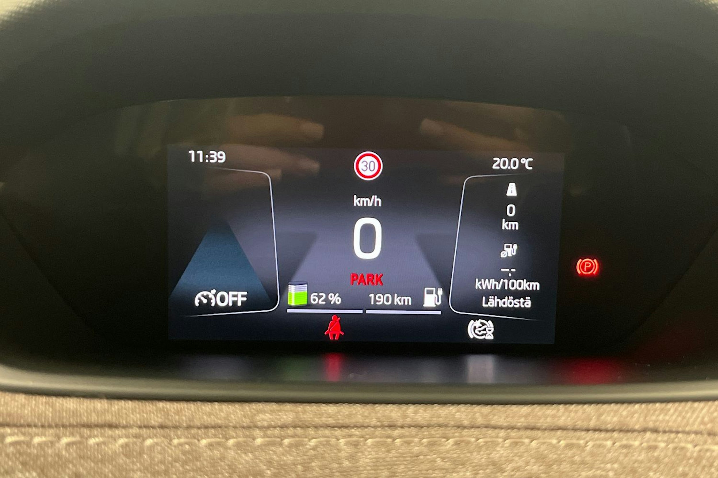 Punainen Skoda Enyaq 2021 kuva 19.