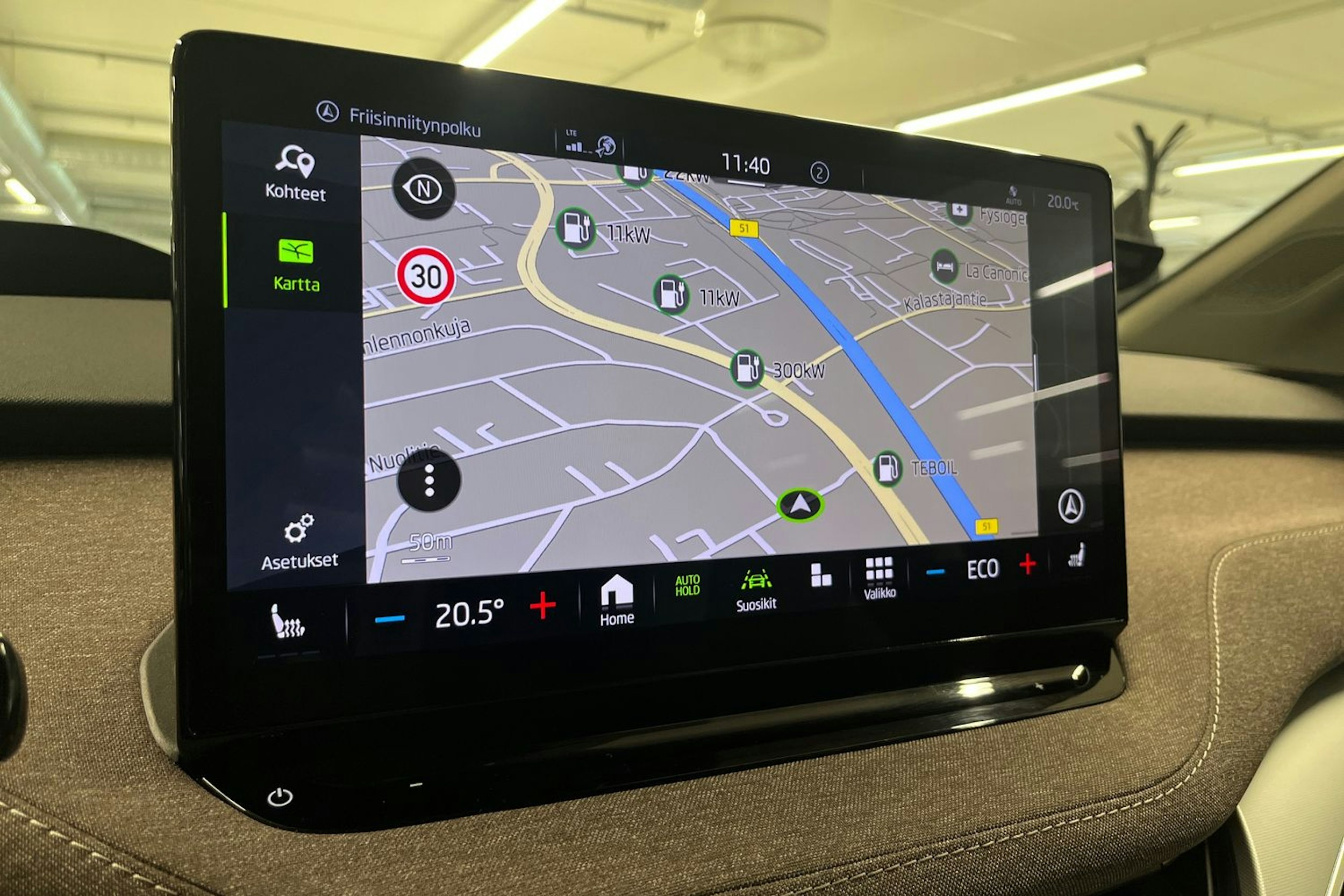 Punainen Skoda Enyaq 2021 kuva 21.