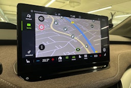 Punainen Skoda Enyaq 2021 kuva 21.