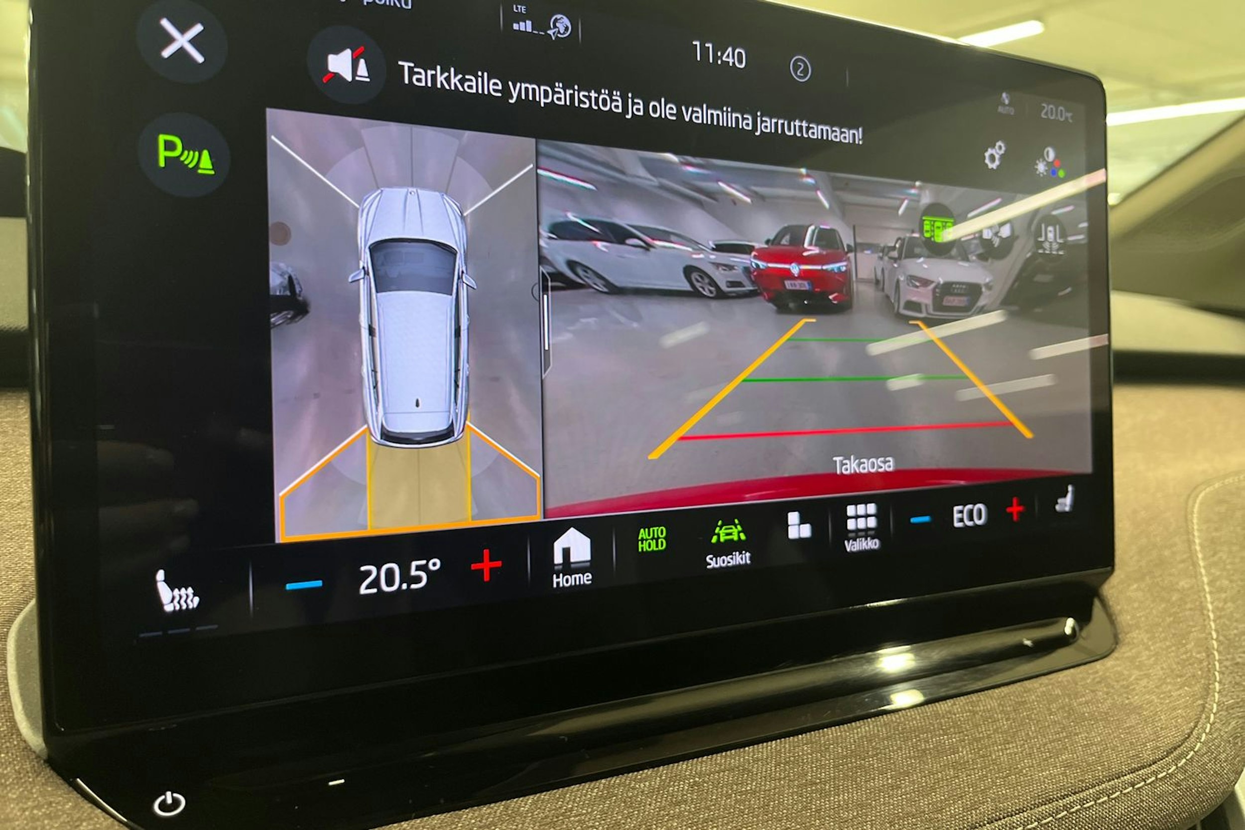 Punainen Skoda Enyaq 2021 kuva 22.