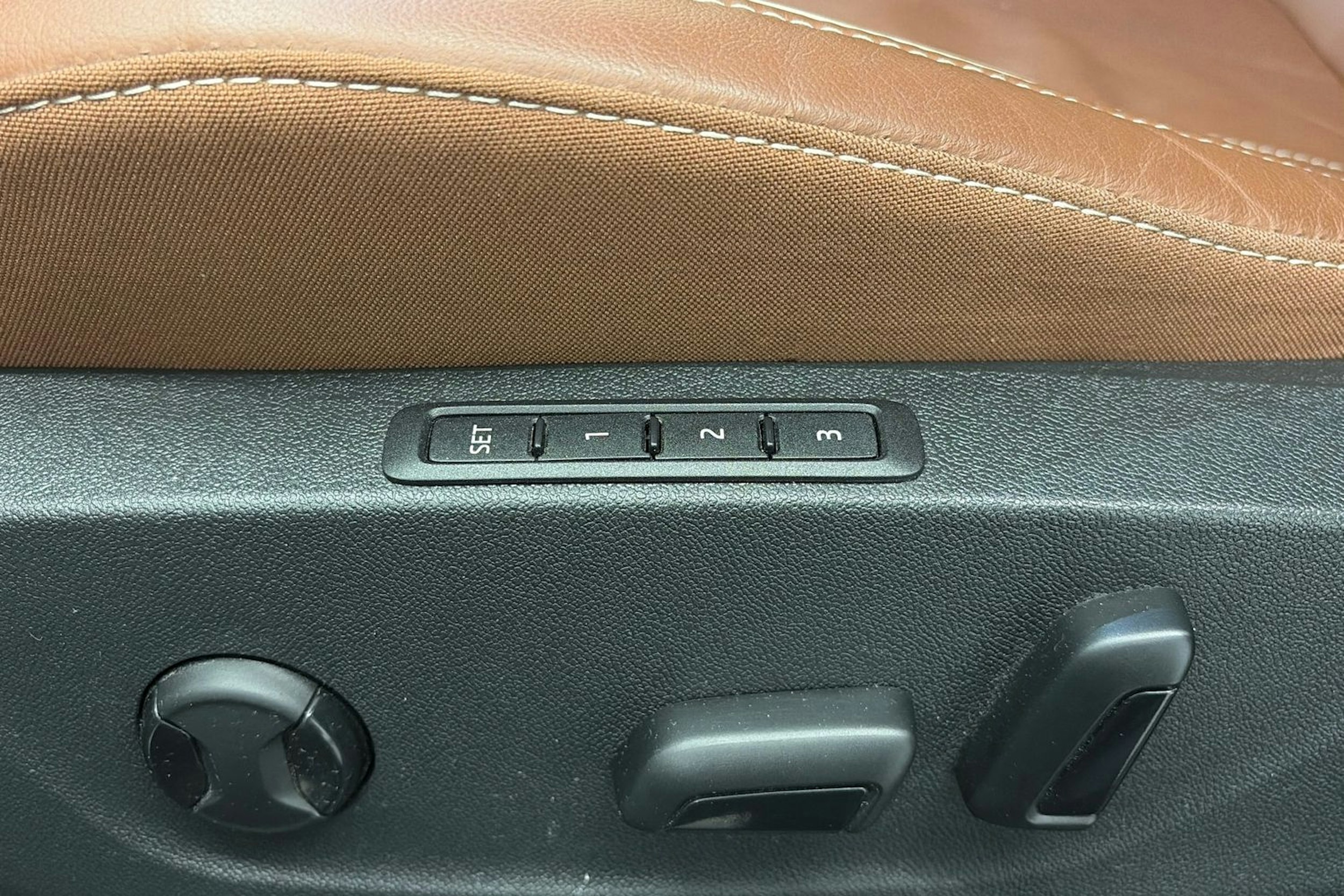 vihreä Skoda Enyaq 2021 kuva 17.