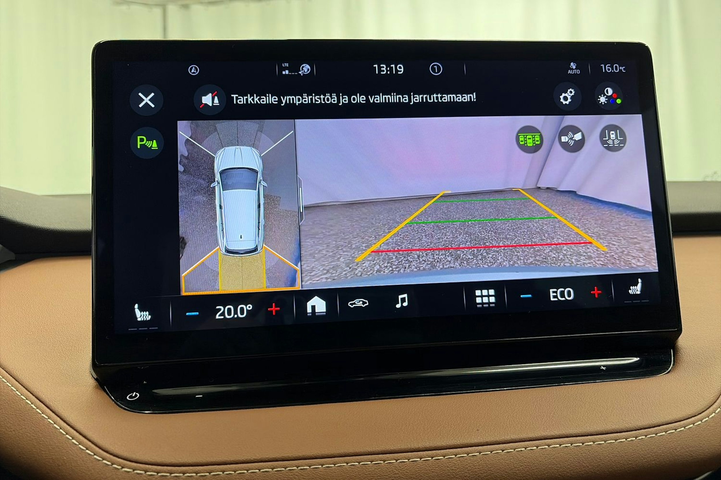 vihreä Skoda Enyaq 2021 kuva 24.