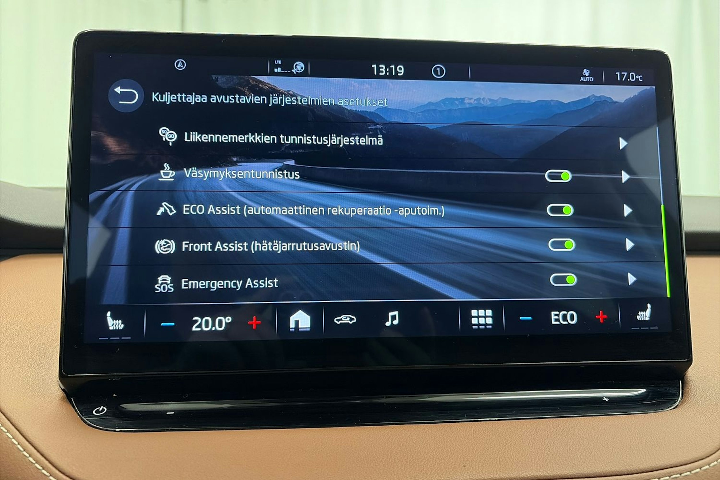 vihreä Skoda Enyaq 2021 kuva 26.