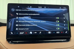 vihreä Skoda Enyaq 2021 kuva 26.