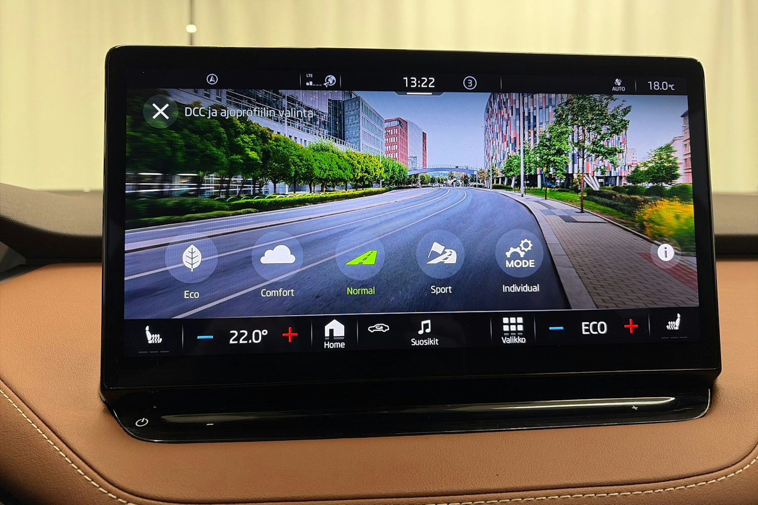 vihreä Skoda Enyaq 2021 kuva 29.