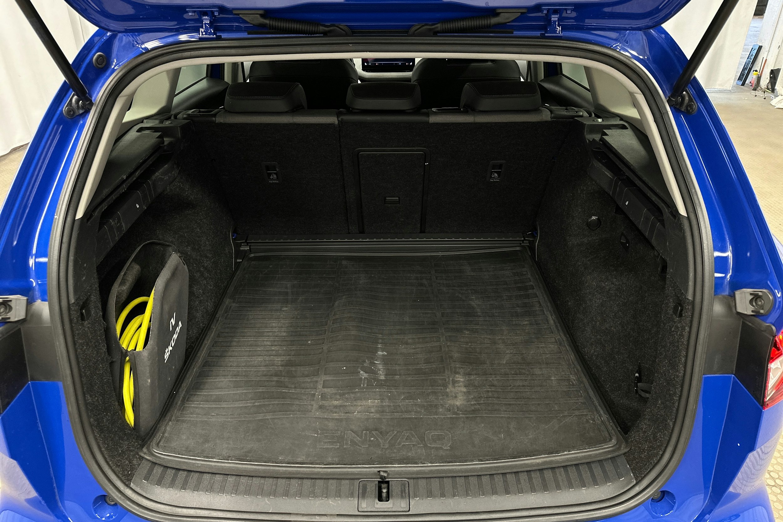 sininen Skoda Enyaq 2022 kuva 14.